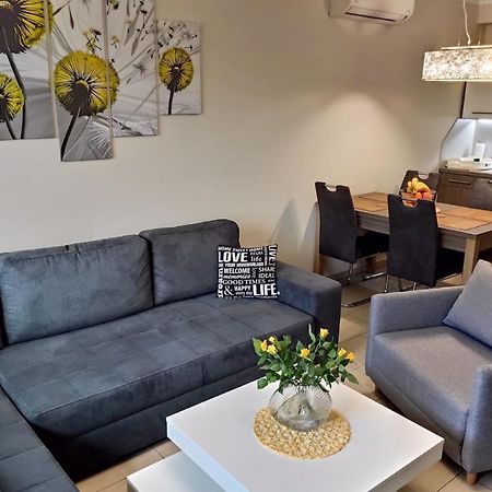 Holiday Apartman Sarvar Ngoại thất bức ảnh