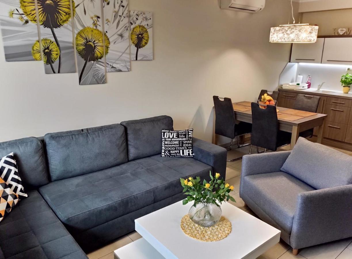 Holiday Apartman Sarvar Ngoại thất bức ảnh