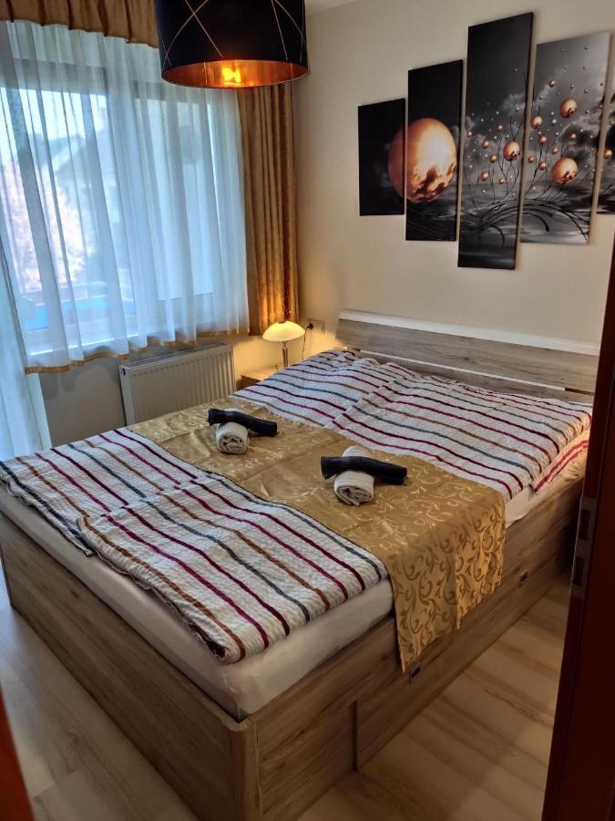 Holiday Apartman Sarvar Ngoại thất bức ảnh