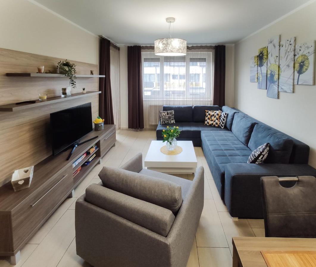 Holiday Apartman Sarvar Ngoại thất bức ảnh