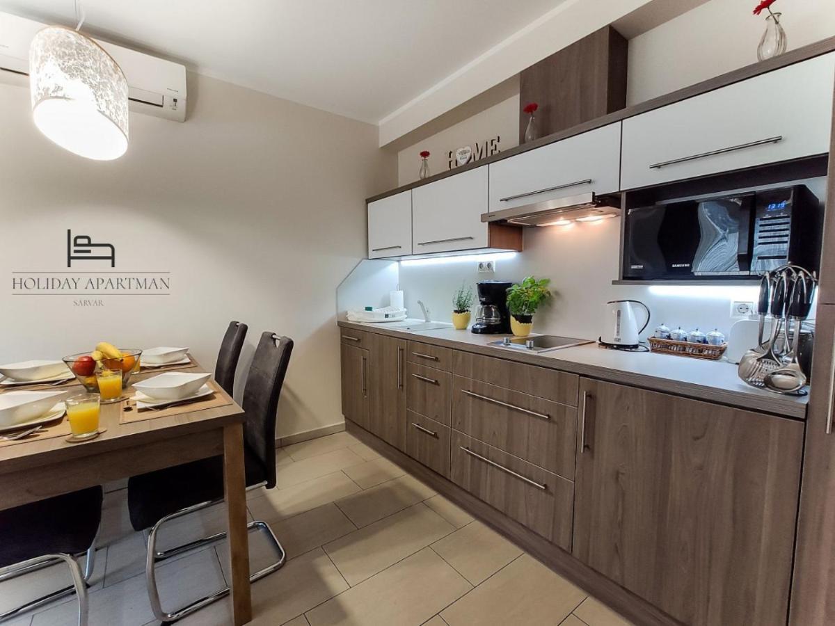 Holiday Apartman Sarvar Ngoại thất bức ảnh