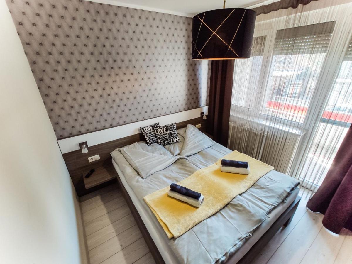 Holiday Apartman Sarvar Ngoại thất bức ảnh