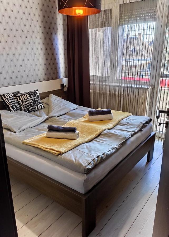 Holiday Apartman Sarvar Ngoại thất bức ảnh